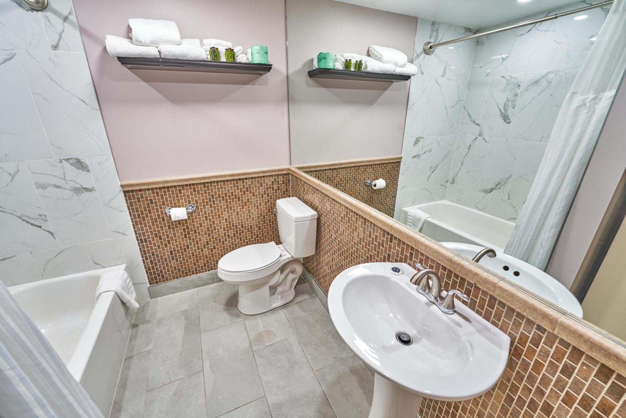 Seaport Resort And Marina Fairhaven Екстер'єр фото